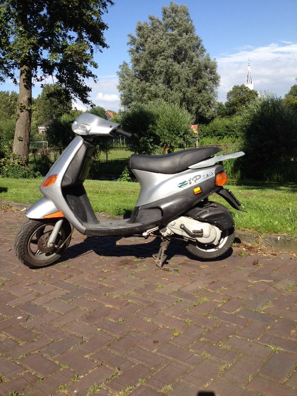 Piaggio RST Zip 25km